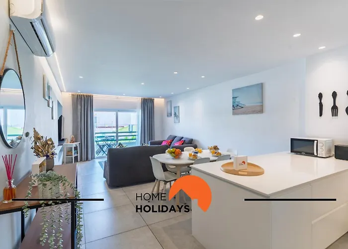 #308 Marcilia By Holidays 아파트 *